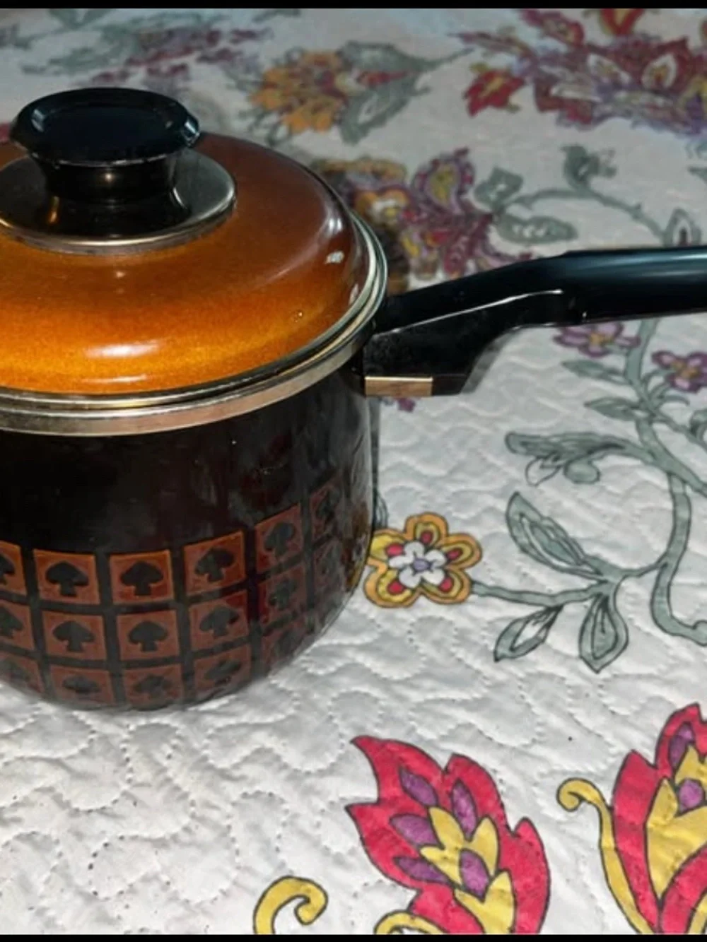 Vintage MCM Spade Enamel Cooking Pot - Brown Black Cottagecore Kiitchenware